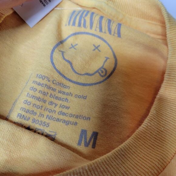 NEW NIRVANA M MEDIUM YELLOW SHORT SLEEVE COTTON TSHIRT NWT - Picture 5 of 6